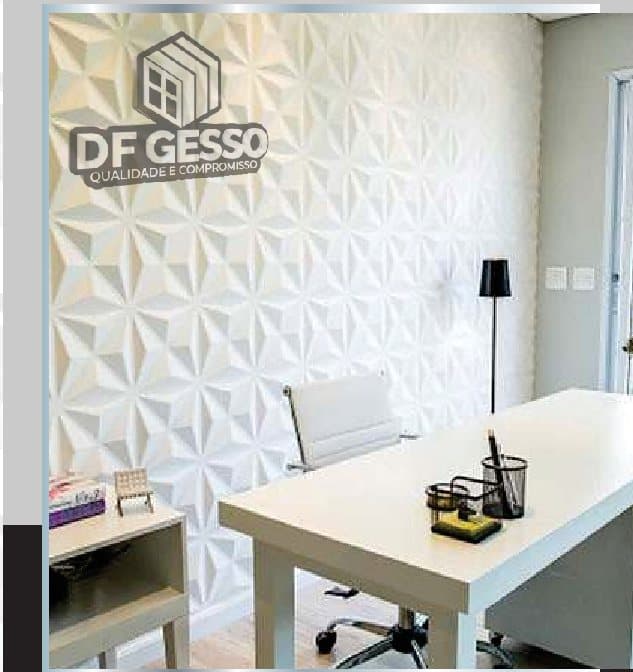 Parede revestida com o modelo Mini Pirâmide