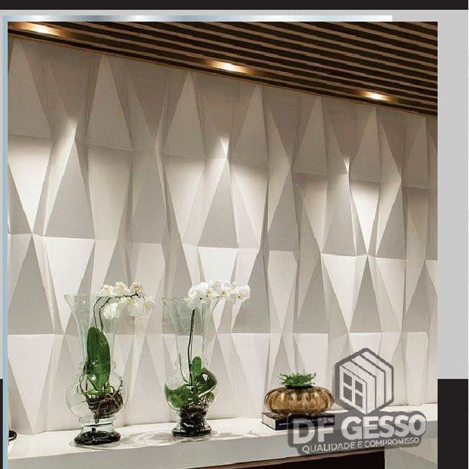 Parede revestida com o modelo Origami